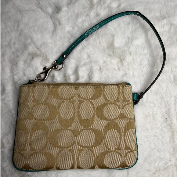 COACH Green Khaki Signature Canvas Wristlet - Picture 2 of 8